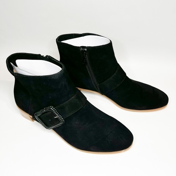 NEW JACK ROGERS Izzy Suede Buckle Bootie Black Sz 9 - Picture 2 of 6